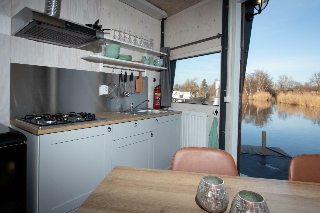 Dobberhuisje Nieuwkoop Buitenkant foto