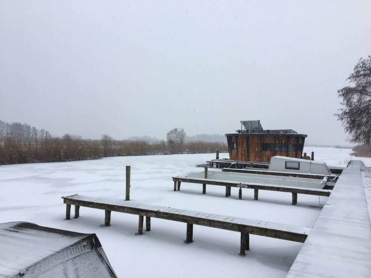 Dobberhuisje Nieuwkoop Buitenkant foto